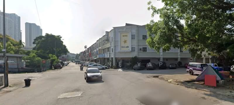 Shop for Sale in Kawasan Perniagaan Desa Ria (Balakong) - Eugene Yap - Exterior - PropertyGuru.com.my