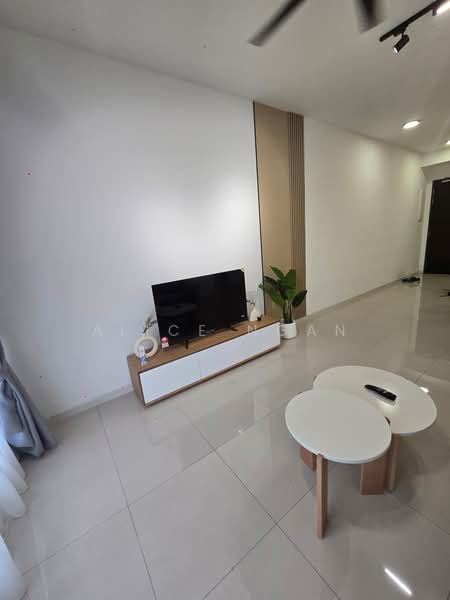Servis Apartment untuk Dijual di Sunway Belfield - Alice Ngan - Living Room - PropertyGuru.com.my