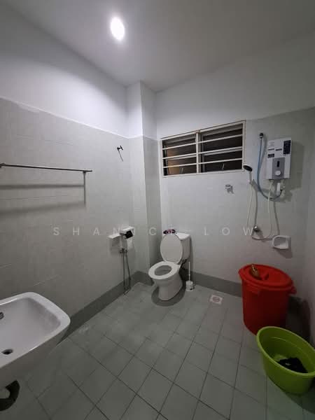 Rumah Teres 2 Tingkat untuk Dijual di Taman Puchong Tekali (Puchong) - Shanice Low - Bathroom - PropertyGuru.com.my