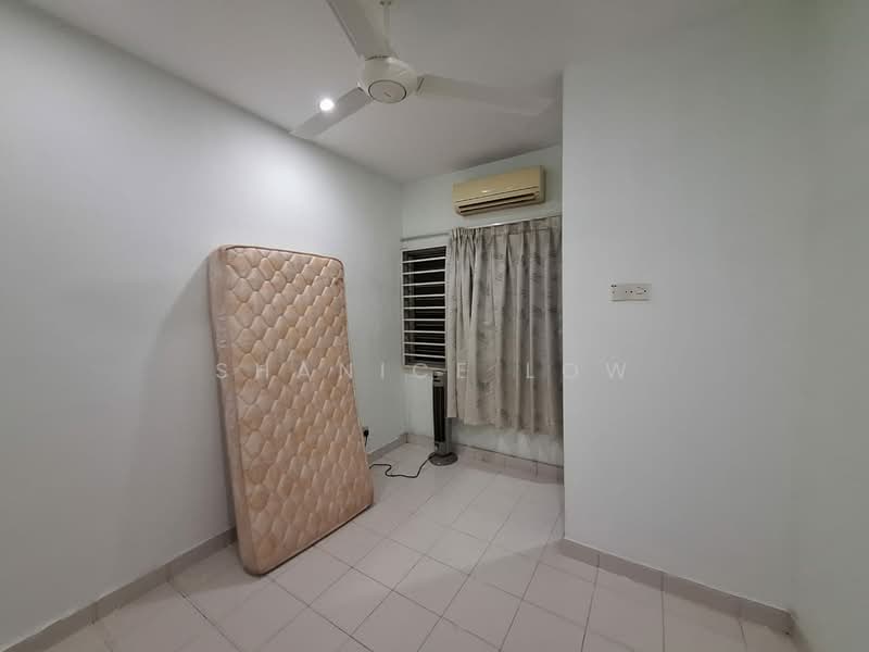 Rumah Teres 2 Tingkat untuk Dijual di Taman Puchong Tekali (Puchong) - Shanice Low - Bedroom - PropertyGuru.com.my