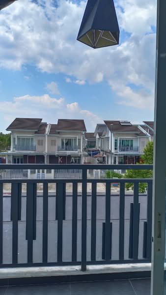 Rumah Berkembar untuk Disewa di Rawang (Selangor) - Sephine Kang - Exterior - PropertyGuru.com.my