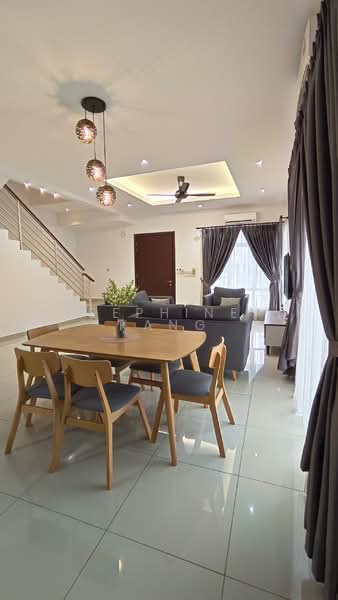 Rumah Berkembar untuk Disewa di Rawang (Selangor) - Sephine Kang - Living Room - PropertyGuru.com.my