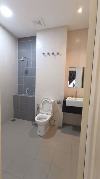 Rumah Berkembar untuk Disewa di Rawang (Selangor) - Sephine Kang - Bathroom - PropertyGuru.com.my