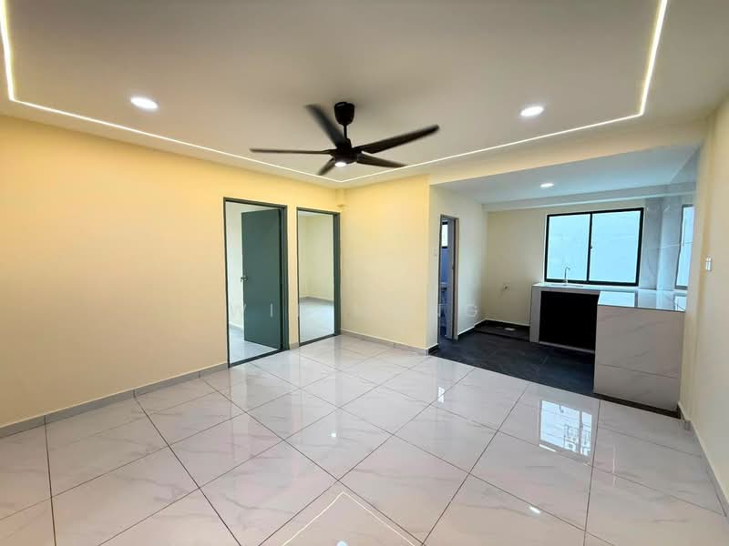 Flat for Sale at Flat Bandar Selesa Jaya @ Jalan Silat Gayong - Wil Mong - Living Room - PropertyGuru.com.my
