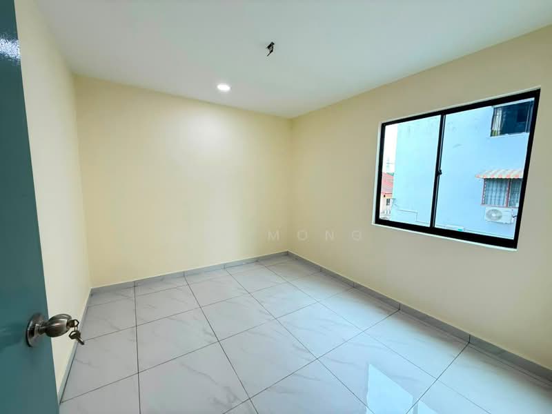 Flat for Sale at Flat Bandar Selesa Jaya @ Jalan Silat Gayong - Wil Mong - Interior - PropertyGuru.com.my