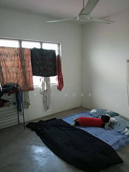 Rumah Teres 2 Tingkat untuk Dijual di Taman Pekatra Indah (Simpang Ampat) - Roy Kuak - Bedroom - PropertyGuru.com.my