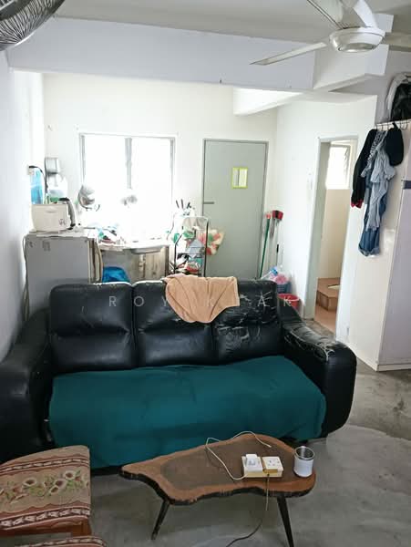 Rumah Teres 2 Tingkat untuk Dijual di Taman Pekatra Indah (Simpang Ampat) - Roy Kuak - Living Room - PropertyGuru.com.my