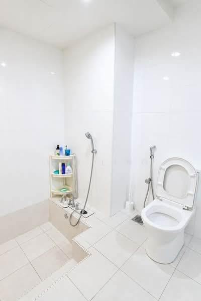 Servis Apartment untuk Disewa di Solaris Dutamas - Wei Ling - Bathroom - PropertyGuru.com.my