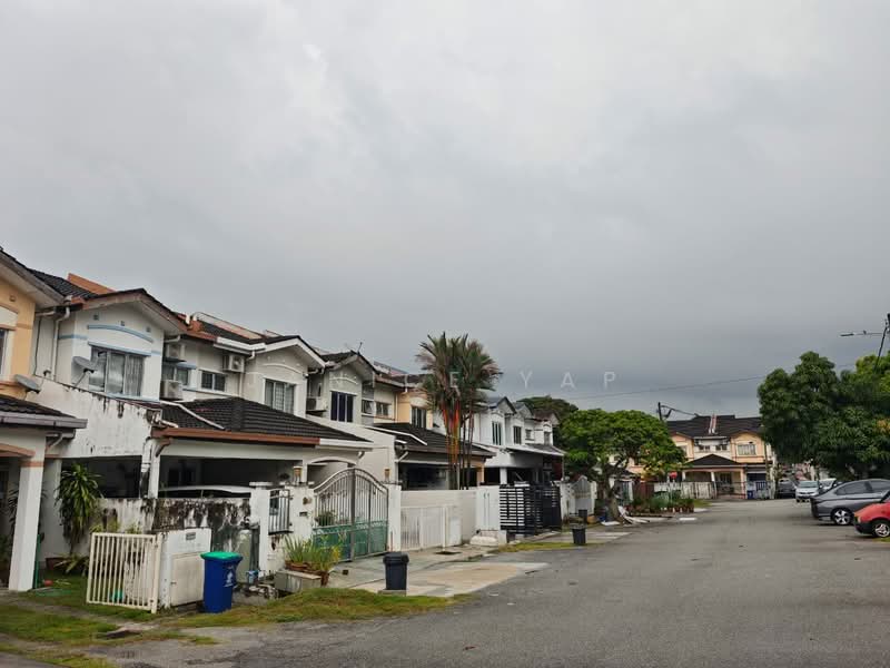 Rumah Teres 2 Tingkat untuk Dijual di Taman Puncak Jalil (Seri Kembangan) - Janice Yap - Exterior - PropertyGuru.com.my
