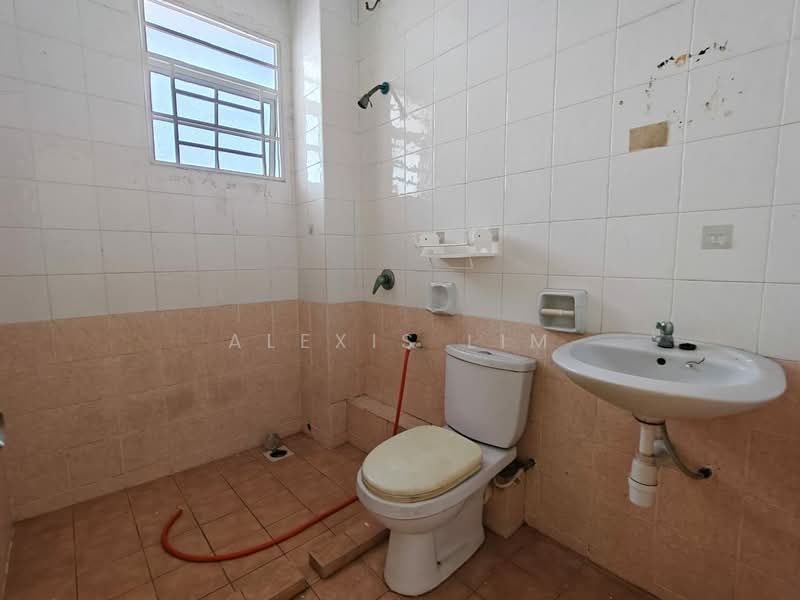 Rumah Teres 2.5 Tingkat untuk Disewa di Bandar Bukit Tinggi 2 (Klang) - Alexis Lim - Bathroom - PropertyGuru.com.my