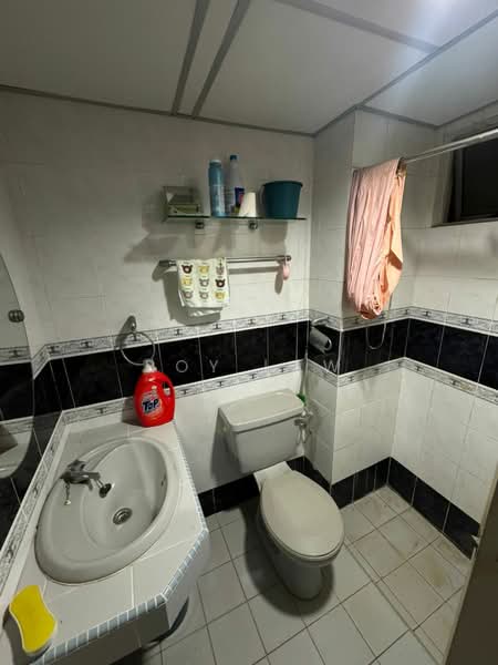 Apartment for Rent at Glory Beach Resort - Roy Law - Bathroom - PropertyGuru.com.my