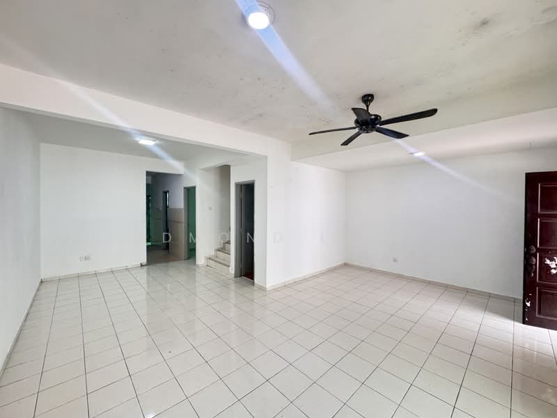 2.5-storey Terraced House for Sale in Bandar Mahkota Cheras (Cheras) - Edmond Liew - Living Room - PropertyGuru.com.my