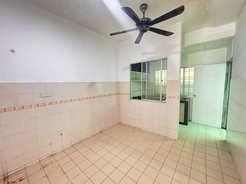 2.5-storey Terraced House for Sale in Bandar Mahkota Cheras (Cheras) - Edmond Liew - Kitchen - PropertyGuru.com.my