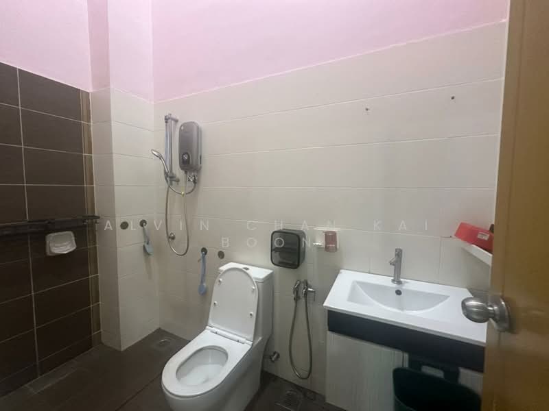 Semi-Detached House for Sale in Taman Saujana Permai (Bukit Katil) - Alvin Chan Kai Boon - Bathroom - PropertyGuru.com.my