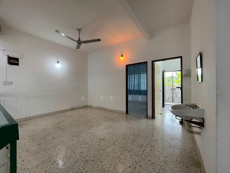 Semi-Detached House for Sale in Island Glades (Jelutong) - A Ee Ee - Living Room - PropertyGuru.com.my
