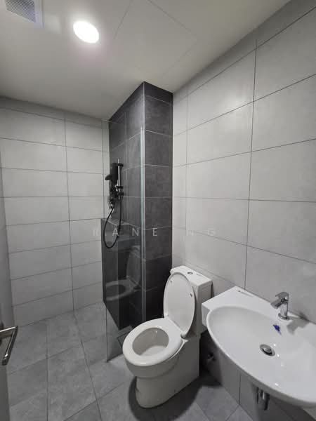 Servis Apartment untuk Disewa di The Era @ Duta North - Rane Ng - Bathroom - PropertyGuru.com.my