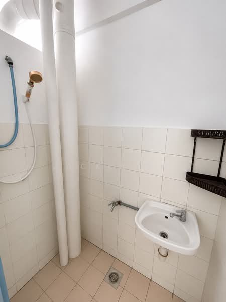 Pangsapuri untuk Disewa di Pandan Ria Apartment (Block A) - JACK YING - Bathroom - PropertyGuru.com.my