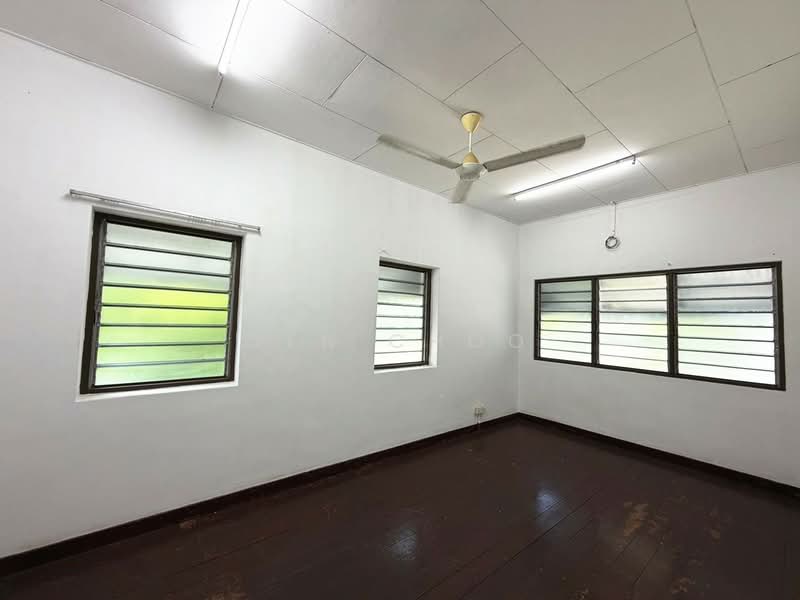 Rumah Teres 2 Tingkat untuk Disewa di Taman Besi (Jelutong) - Jen Choo - Interior - PropertyGuru.com.my