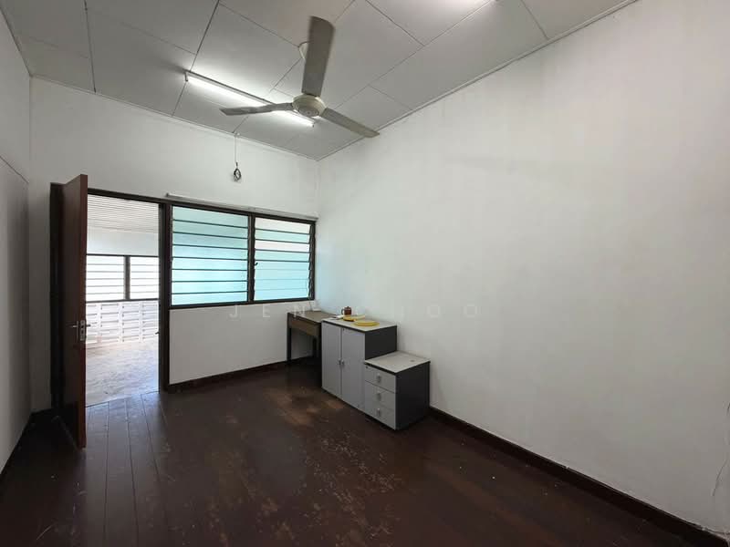 Rumah Teres 2 Tingkat untuk Disewa di Taman Besi (Jelutong) - Jen Choo - Interior - PropertyGuru.com.my