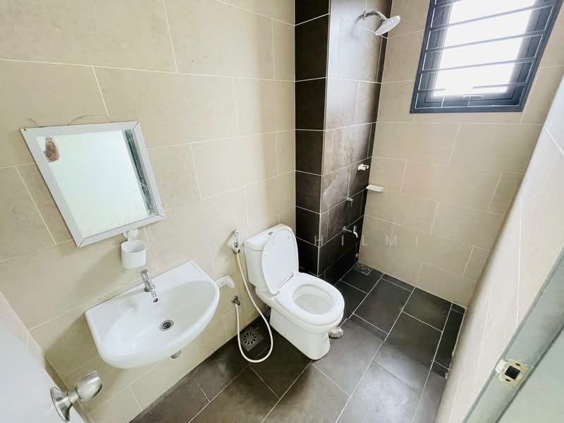 2-storey Terraced House for Sale in Alam Impian (Shah Alam) - Hazwan Hilmi - Bathroom - PropertyGuru.com.my