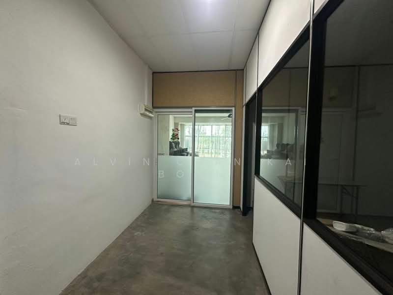 Shop for Sale in Melaka City (Melaka) - Alvin Chan Kai Boon - Interior - PropertyGuru.com.my