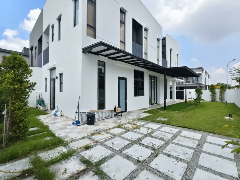 Semi-Detached House for Sale in Taman Gaya (Ulu Tiram) - Keith Wong - Exterior - PropertyGuru.com.my