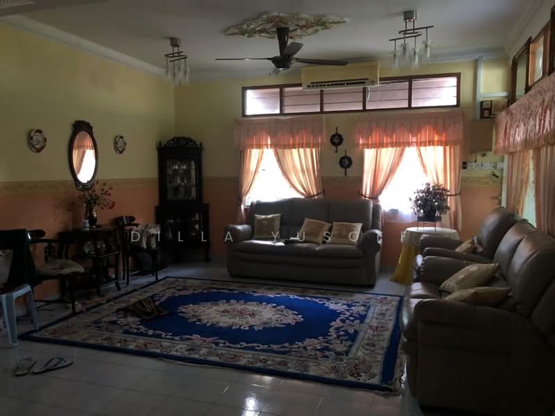 Bungalow for Sale in Taman Rashidah Utama (Seremban) - DILLA YUSOFF - Living Room - PropertyGuru.com.my