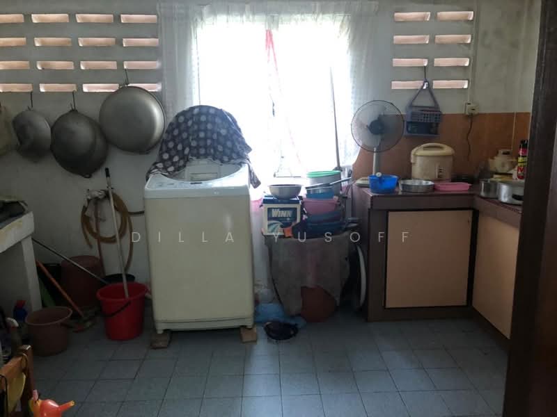 Bungalow for Sale in Taman Rashidah Utama (Seremban) - DILLA YUSOFF - Kitchen - PropertyGuru.com.my