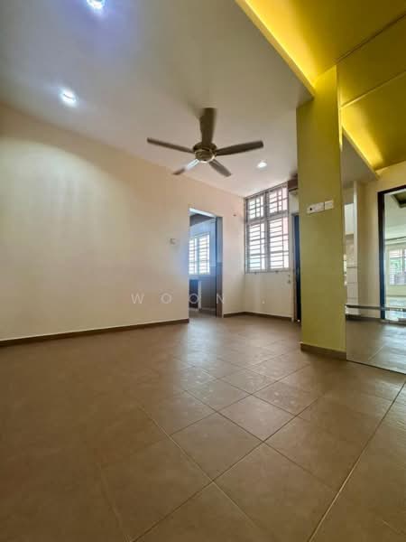 2-storey Terraced House for Sale in Taman Semabok Perdana (Semabok) - Woon . - Living Room - PropertyGuru.com.my