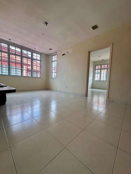 2-storey Terraced House for Sale in Taman Semabok Perdana (Semabok) - Woon . - Living Room - PropertyGuru.com.my
