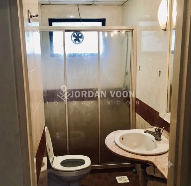 Kondominium untuk Dijual di Lakeside Tower - Jordan Voon - Bathroom - PropertyGuru.com.my