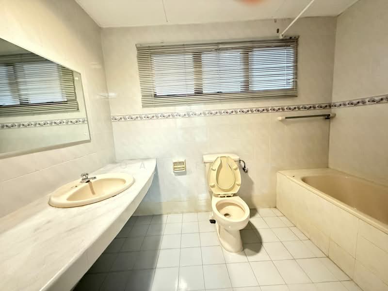 Condominium for Rent at The Golden Coast - Joanne How - Bathroom - PropertyGuru.com.my