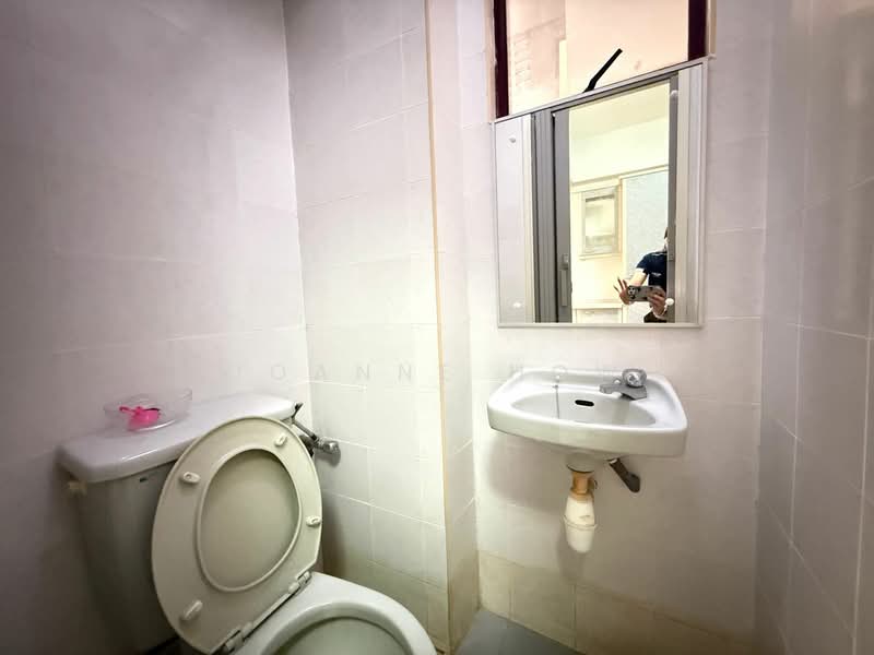 Condominium for Rent at The Golden Coast - Joanne How - Bathroom - PropertyGuru.com.my