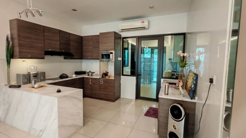 3-storey Terraced House for Sale in Duta Villa (Setia Alam) - LS Chu - Kitchen - PropertyGuru.com.my