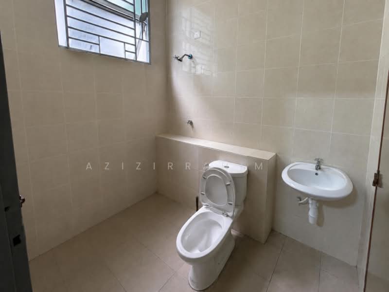 Rumah Teres 3-Tingkat untuk Dijual di Bandar Baru Bangi (Selangor) - Azizirrahim . - Bathroom - PropertyGuru.com.my