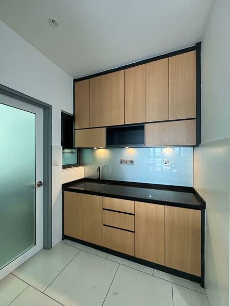 Servis Apartment untuk Disewa di Three33 Residence - May Liong - Kitchen - PropertyGuru.com.my