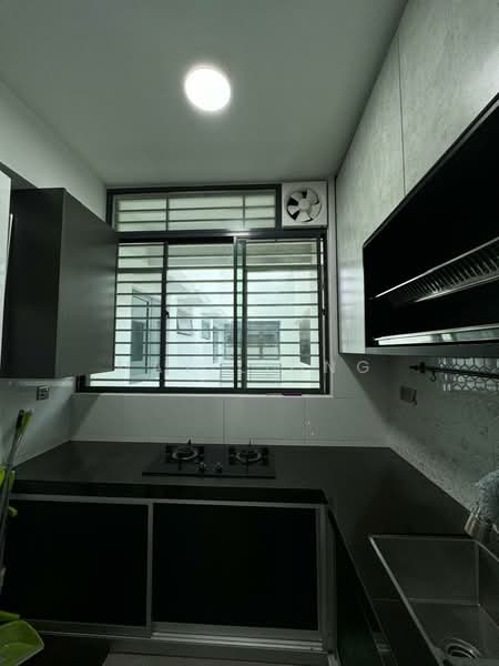Servis Apartment untuk Disewa di Three33 Residence - May Liong - Kitchen - PropertyGuru.com.my