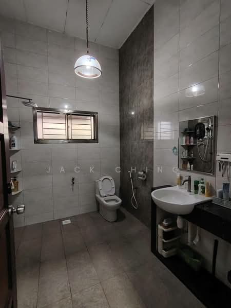 Rumah Banglo untuk Dijual di Taman Kebun Teh (Johor Bahru) - Jack Ching - Bathroom - PropertyGuru.com.my