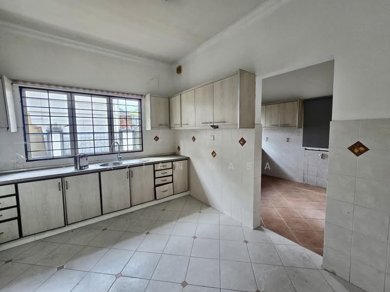 Rumah Berkembar untuk Dijual di Seksyen 9 (Kota Damansara) - Azian Nasa - PropertyGuru.com.my