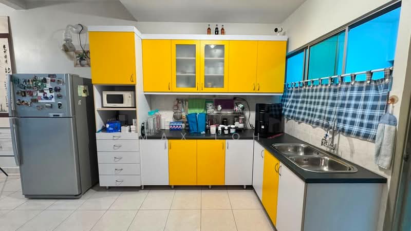 1.5-storey Terraced House for Sale in Taman Gaya (Ulu Tiram) - Max Loh - Kitchen - PropertyGuru.com.my