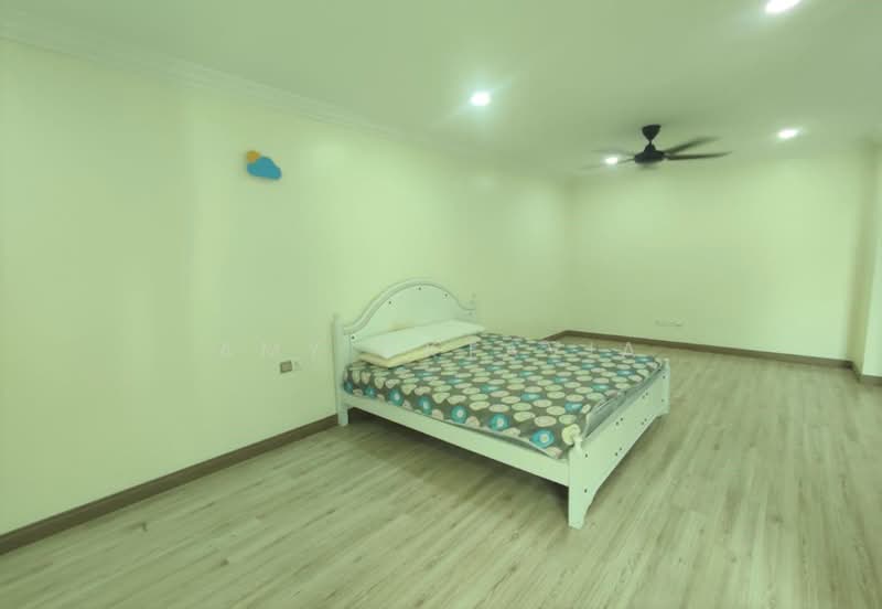 Bungalow for Rent in Sultan Abdul Aziz Shah Golf & Country Club (Shah Alam) - Amy Oktavia - Bedroom - PropertyGuru.com.my