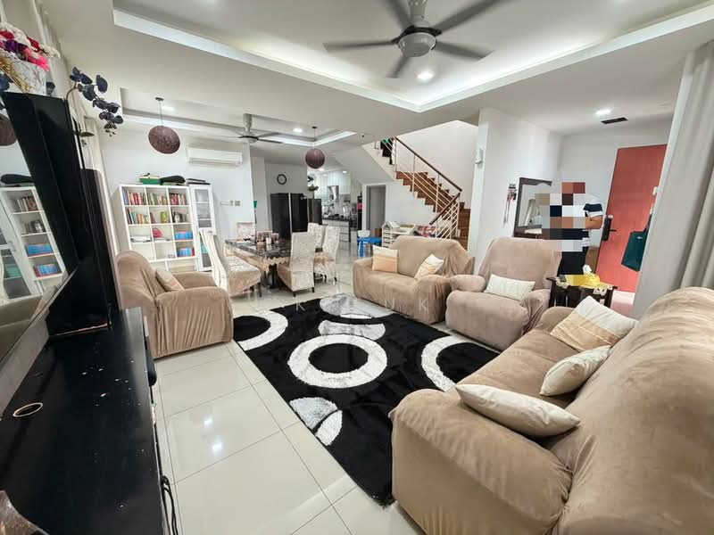 Semi-Detached House for Sale in Taman Anggun (Rawang) - SK Luk - Living Room - PropertyGuru.com.my