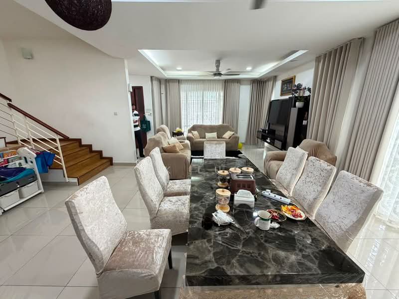 Semi-Detached House for Sale in Taman Anggun (Rawang) - SK Luk - Living Room - PropertyGuru.com.my