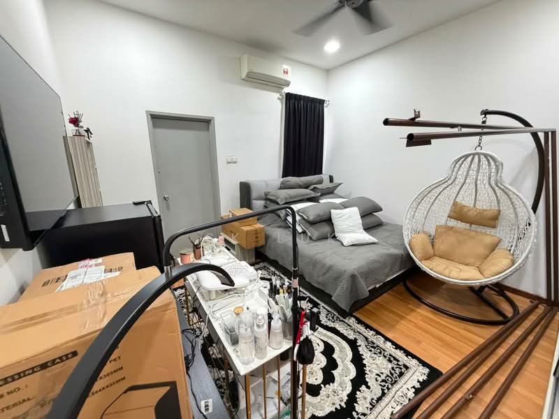 Semi-Detached House for Sale in Taman Anggun (Rawang) - SK Luk - Bedroom - PropertyGuru.com.my