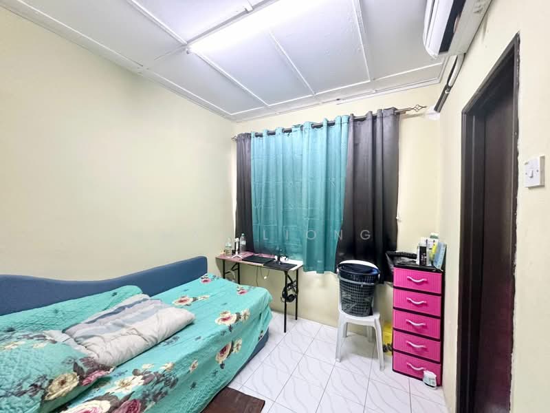 2-storey Terraced House for Sale in Bukit Sentosa (Rawang) - May Liong - Bedroom - PropertyGuru.com.my