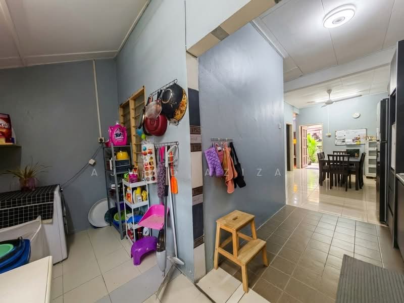 1-storey Terraced House for Sale in Taman Nusari Bayu (Bandar Sri Sendayan) - Ajwad Azizan - PropertyGuru.com.my