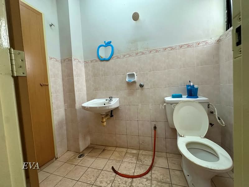Rumah Teres untuk Dijual di Bandar Puteri Klang (Klang) - Elaine Teng - Bathroom - PropertyGuru.com.my