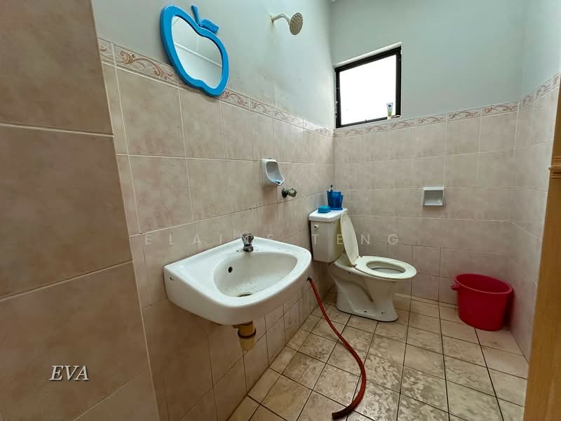 Rumah Teres untuk Dijual di Bandar Puteri Klang (Klang) - Elaine Teng - Bathroom - PropertyGuru.com.my