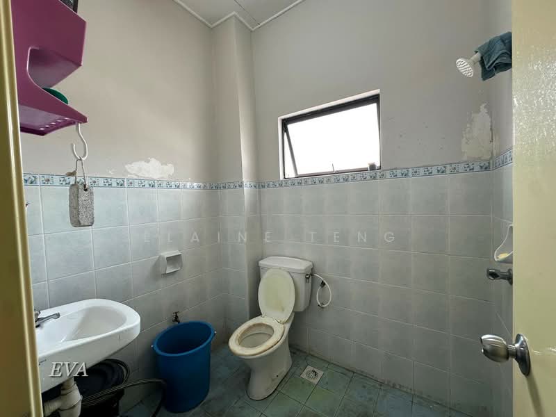 Rumah Teres untuk Dijual di Bandar Puteri Klang (Klang) - Elaine Teng - Bathroom - PropertyGuru.com.my