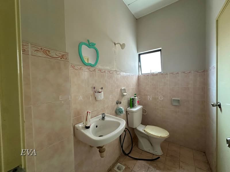 Rumah Teres untuk Dijual di Bandar Puteri Klang (Klang) - Elaine Teng - Bathroom - PropertyGuru.com.my